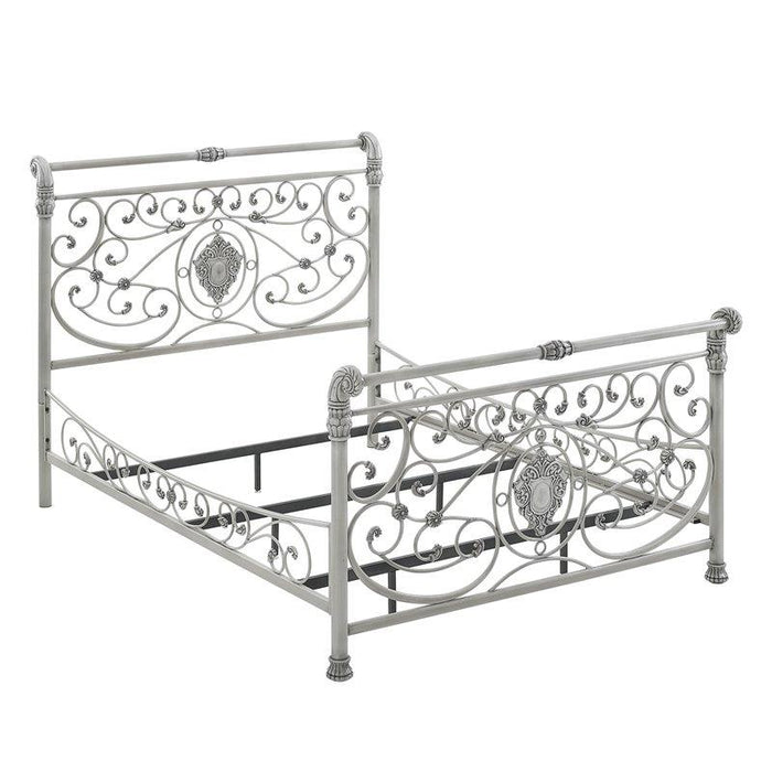 Hillsdale Furniture Mercer Metal Queen Sleigh Bed in Brushed White