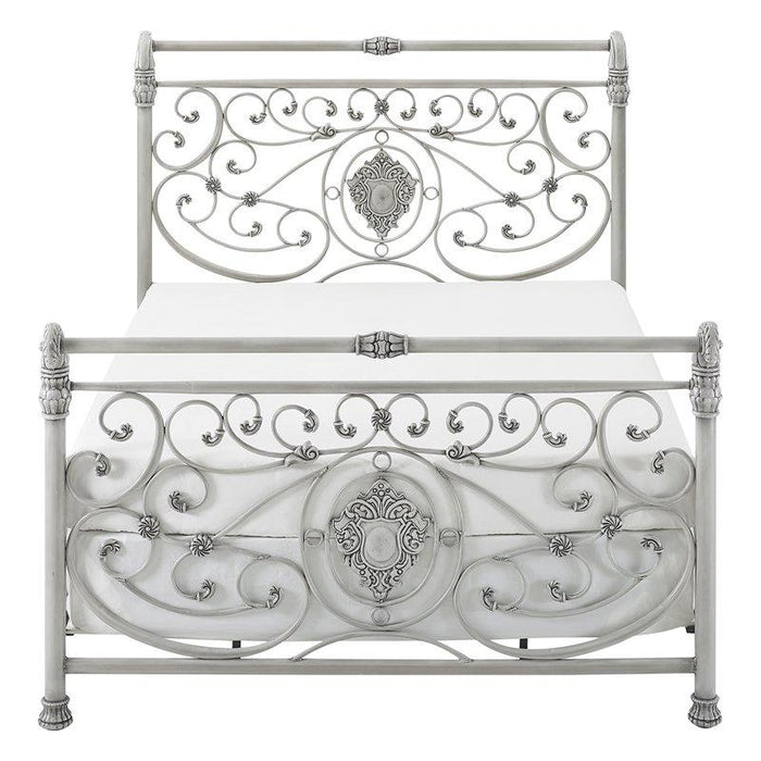 Hillsdale Furniture Mercer Metal Queen Sleigh Bed in Brushed White